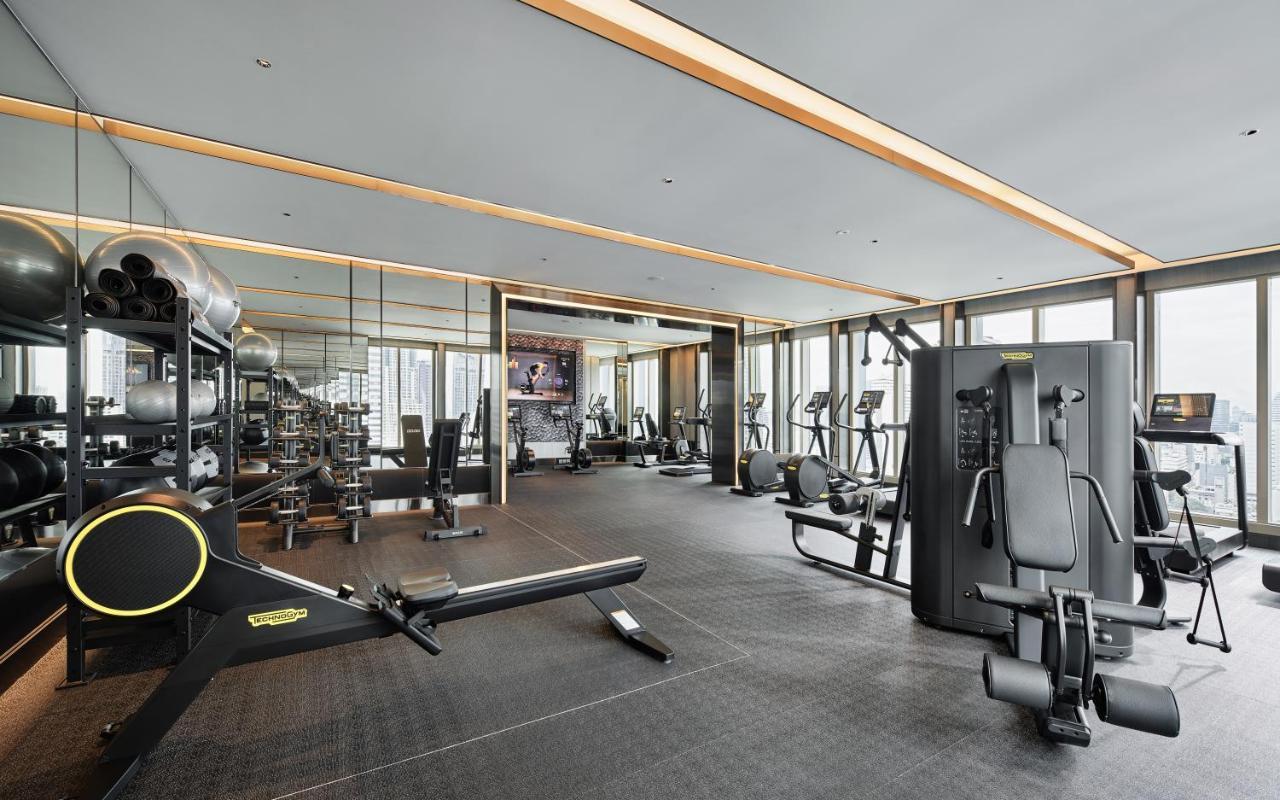 Grande Centre Point Surawong Bangkok Hotell Eksteriør bilde The gym at The Hari