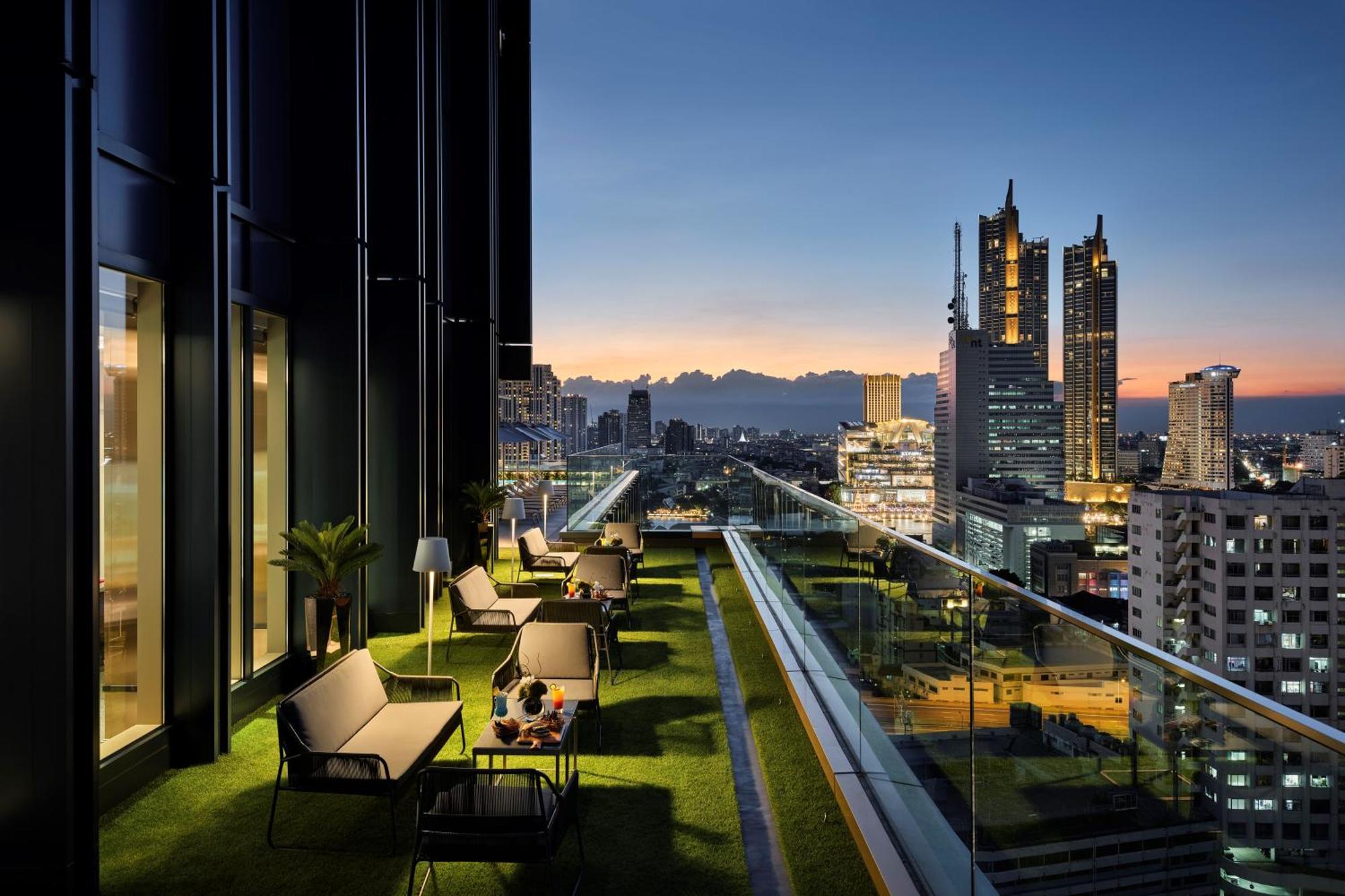 Grande Centre Point Surawong Bangkok Hotell Eksteriør bilde The 39th floor of the hotel